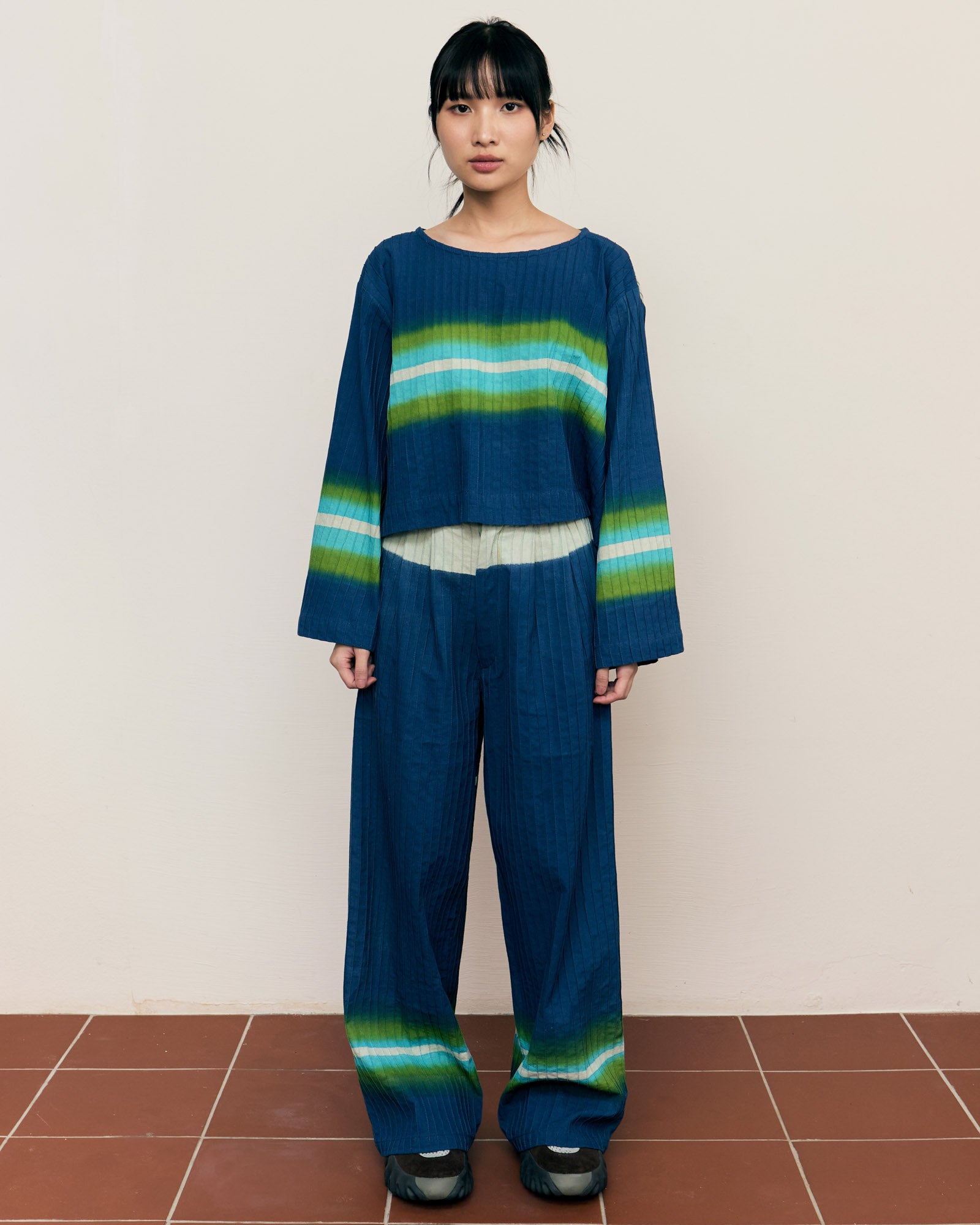 Blue Goes Green Long Sleeve Crop Top