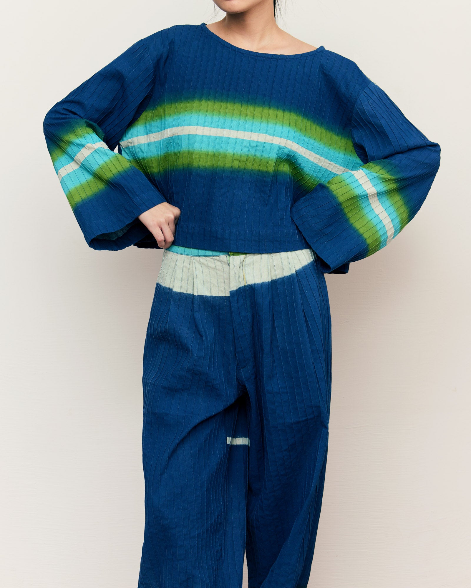 Blue Goes Green Long Sleeve Crop Top